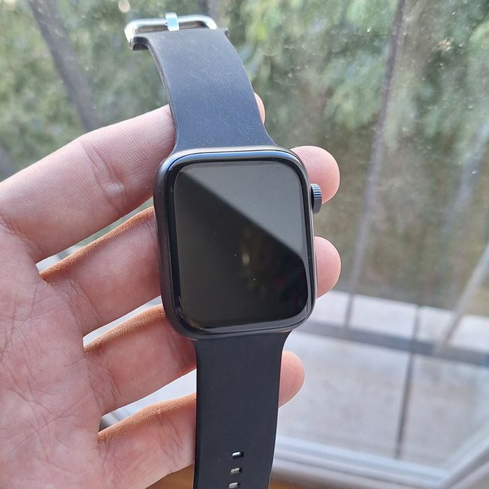Smartwatch preto