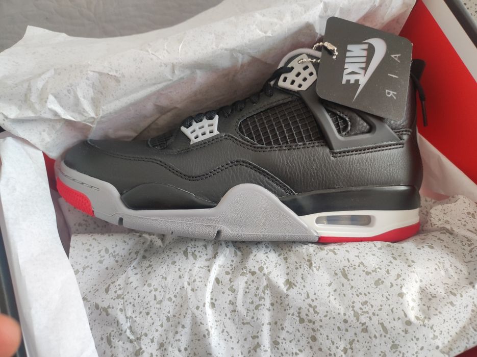 Jordan 4 Rétro (2024) novos Bred reimagined