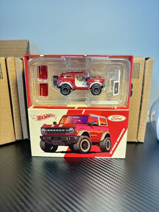 Hot Wheels Rlc Ford Bronco czerwony