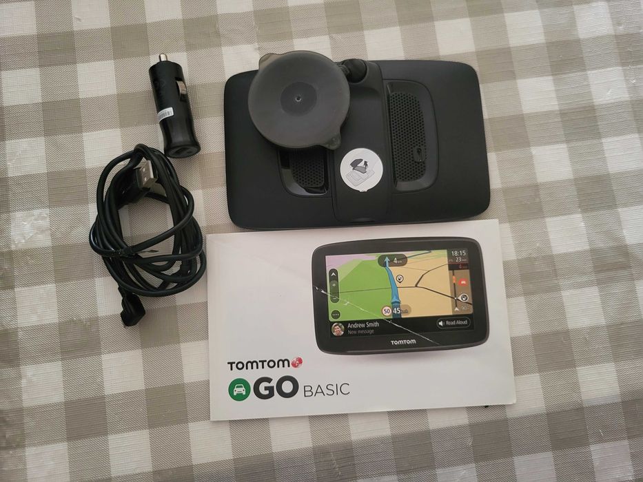 TomTom GO Basic GPS – Like New508585300177735681