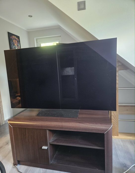 Stolik pod telewizor