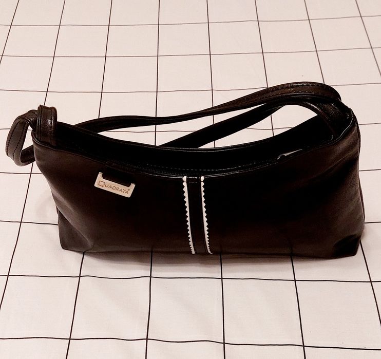 Bolsa preta marca Quadrata