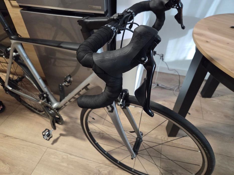 Sprzedam rower SCOTT Addict 20 – karbonowy szosowy, rozmiar L/56, Shimano Ultegra