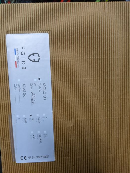 Шолом Egide carbon 56 см