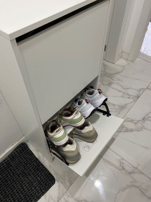 Móvel para arrumar sapatilhas