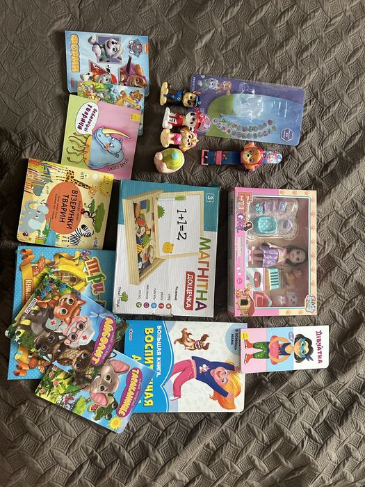 Пакет игрушек, книжки , магнитная доска, кукла, патруль щенячий