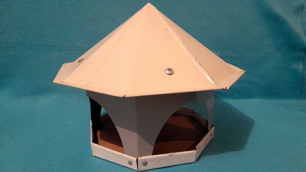 Кормушка для птиц.