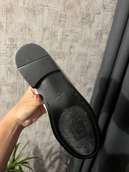 Продам лофери  білі нові кожа