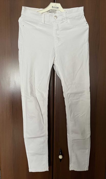 Spodnie damskie białe Stradivarius