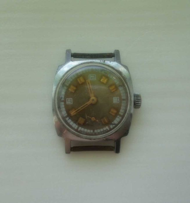 Часы ЗИМ . женские . рабочие .