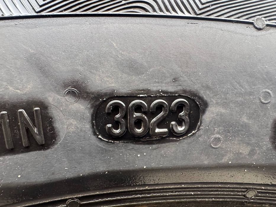 Зимова гума 215/65 R16