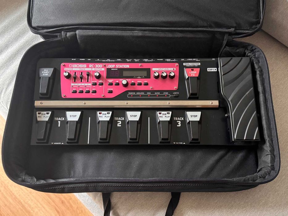Boss RC-300 Loop Station + mala Thomman