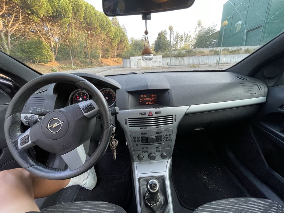 Opel Astra H GTC 1.9