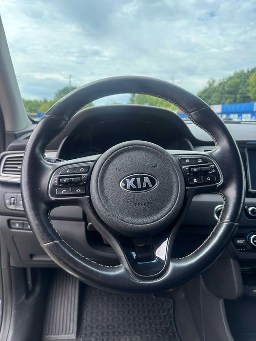 Kia Niro 2019 • 64 кВт • Максимальна комплектація