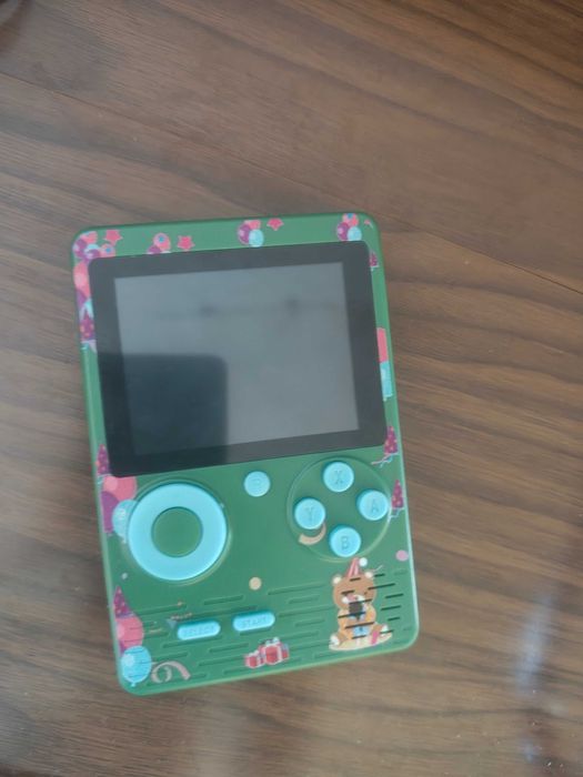 Consola portátil com jogos retro