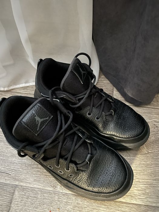 Кроссовки nike air jordan max aura жіночі