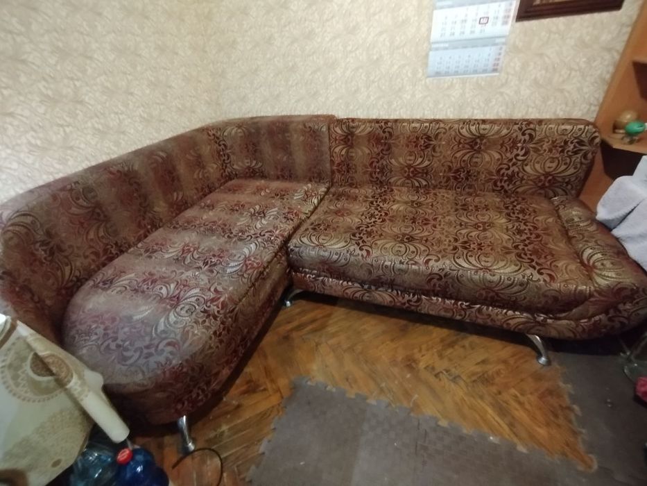 Диван кутовий б/в