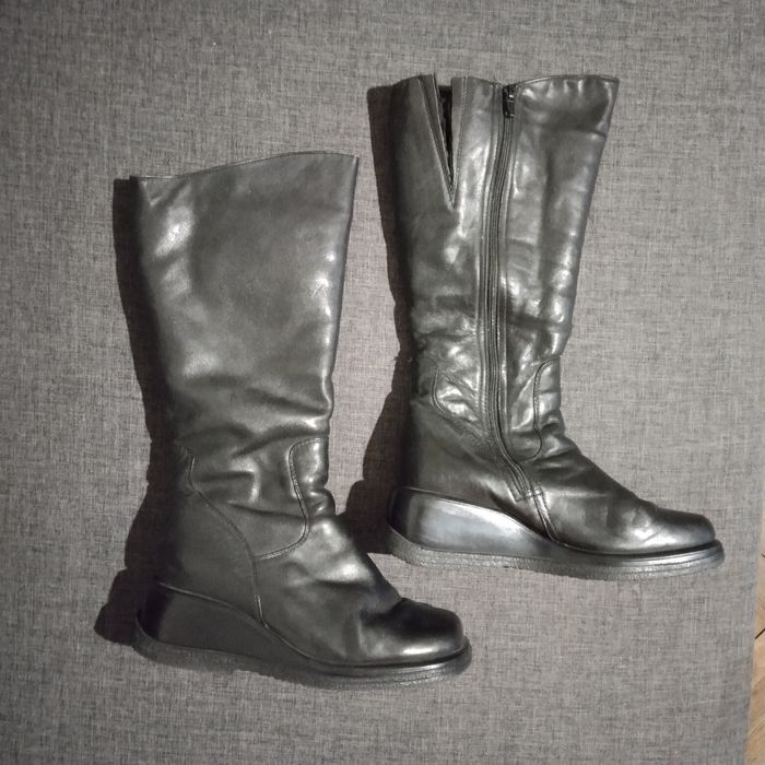 Зимние женские сапоги