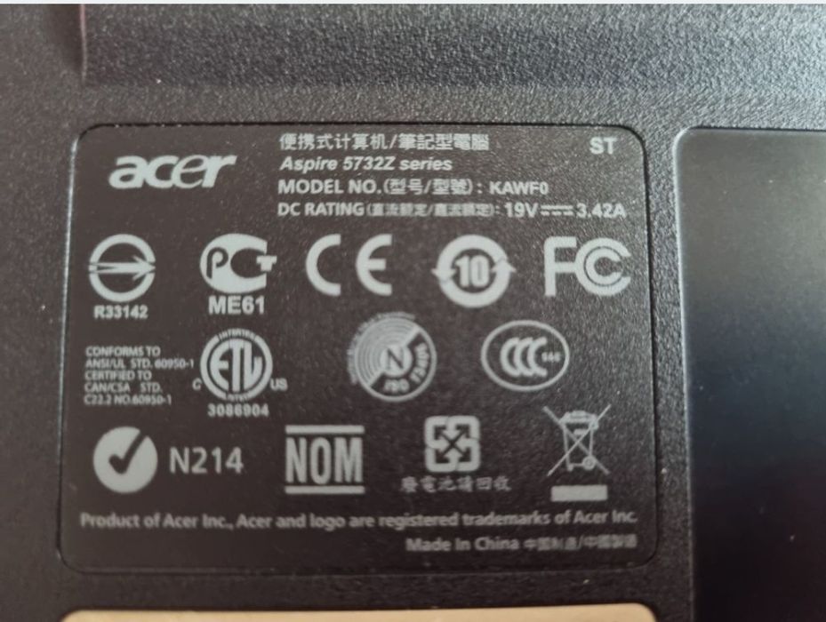 Acer Aspire 5732Z (KAWF0) 15.6" + сумка