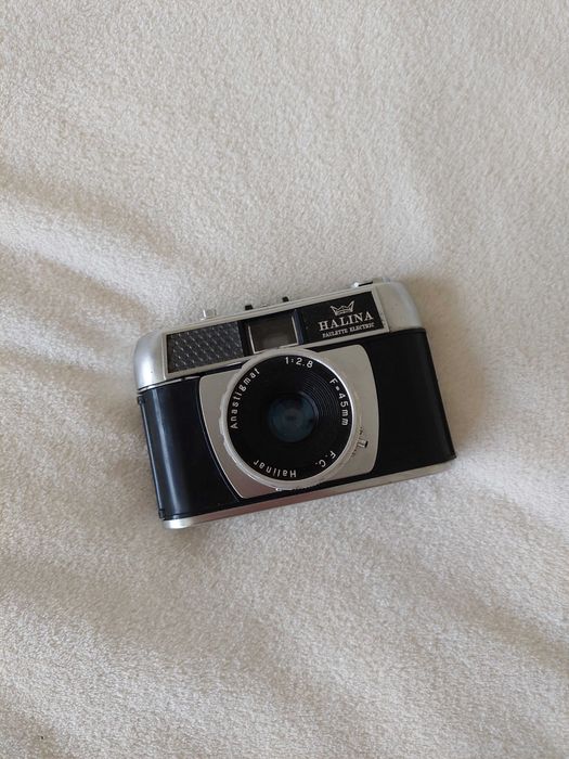 Halina Paulette Electric Camera BROKEN
