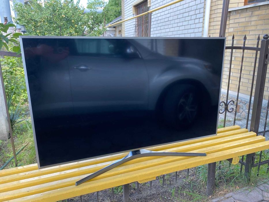 Продам телевізор Samsung UE55MU6402UXXH на запчастини.