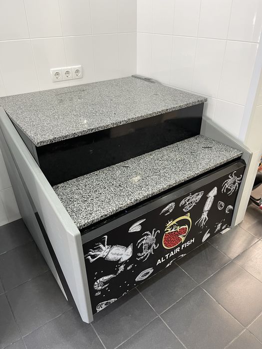 Продам стол для магазина гранитная столешница