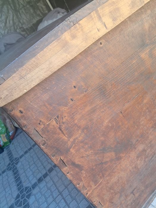 Arca antiga em choupo