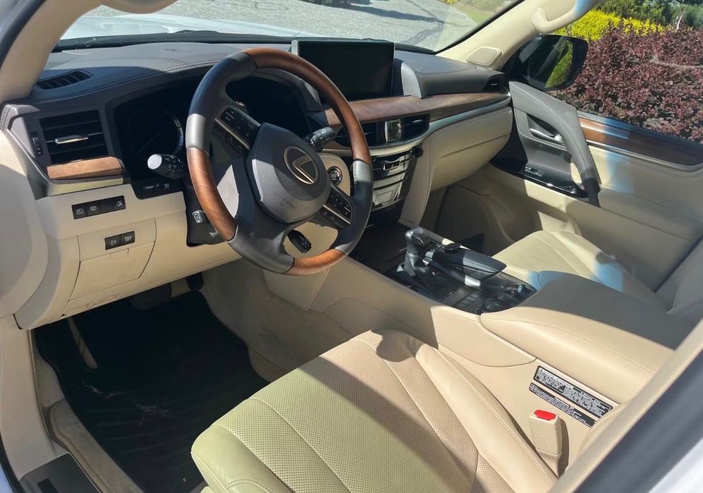 Lexus LX 450 V8 2020 рік