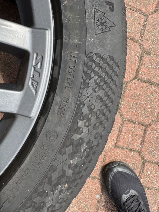 Шини зимові зима пара Kumho 255 55 R18 2022 р 5-6 мм Туарег Q7