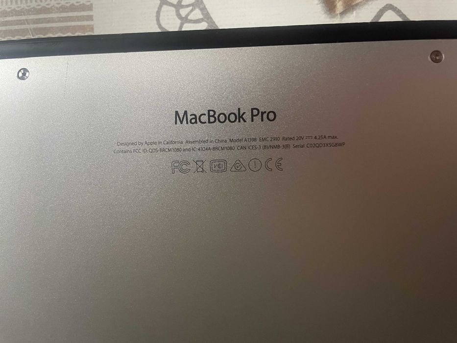 MacBook Pro 2015 (A1398 EMC 2910) - Розбита матриця!