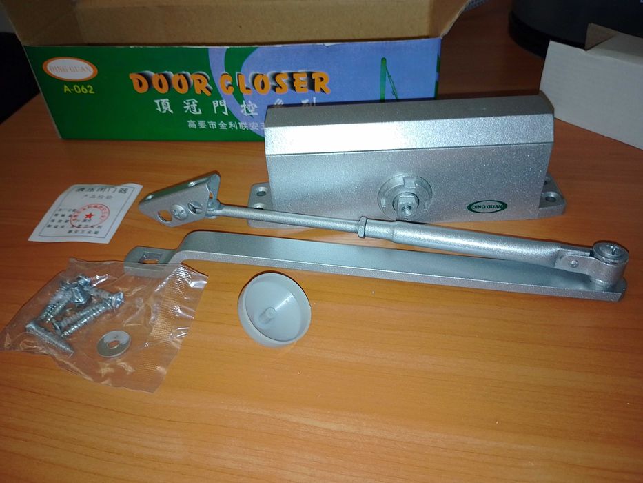 Доводчик дверний A-062 DING GUAN срібло до 80 кг від 500 до 450грн.