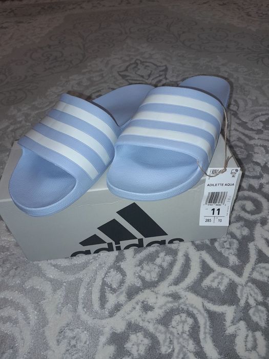 Шльопанці, пантолети Adidas