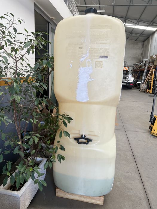 Deposito Vertical  em Polietileno combustivel 1000 Litros