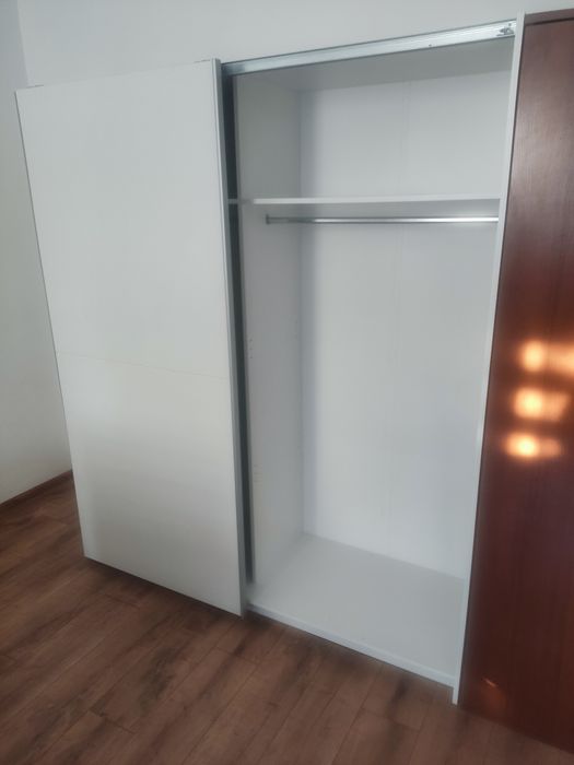 Szafa na kurtki i płaszcze