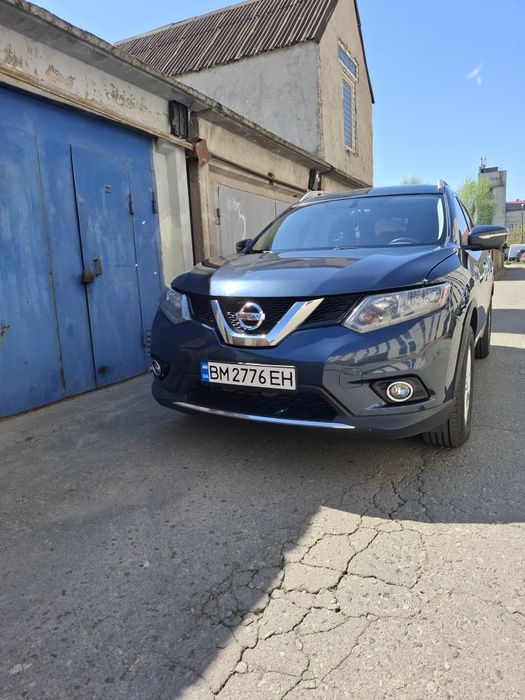 Машина Nissan Rogg