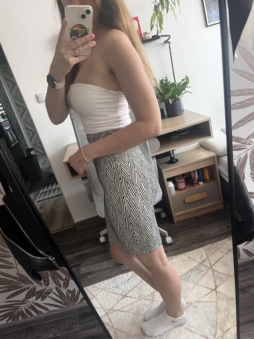 Wzorzasta długa spódnica midi maxi elegancka we wzory czarno biała mango dopasowana