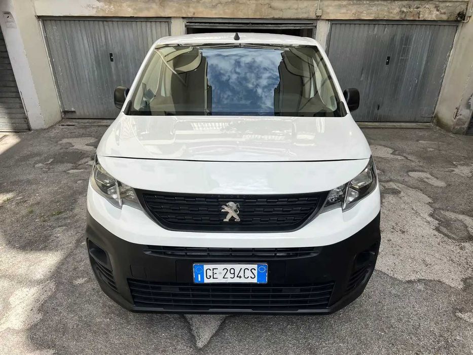Розборка Peugeot Partner Бампер