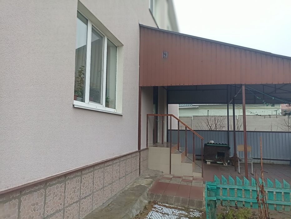 Продам 2-поверх.будинок нова Бобровиця