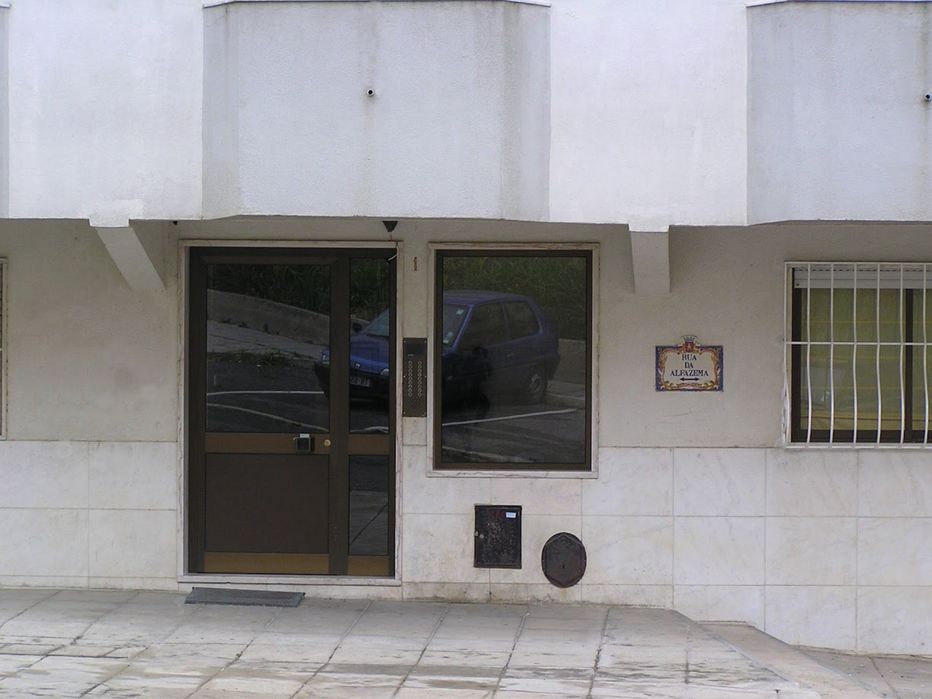 Apartamento para venda - T0 +2  ( Rinchoa )