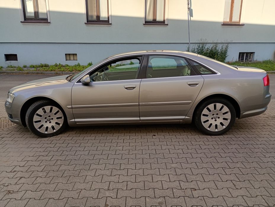 Audi A8 D3 Quatro V8