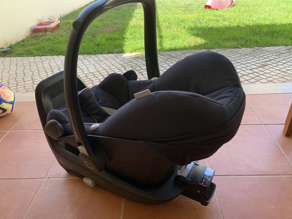 Cadeirinha de bebe e base isofix