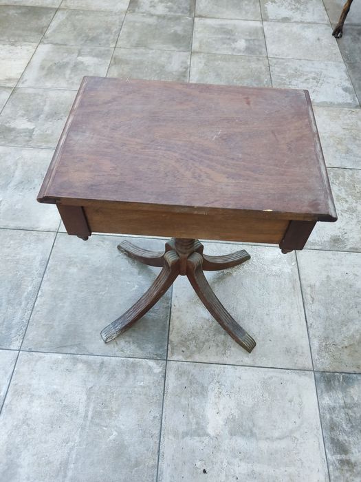 Mesa cabeceira vintage