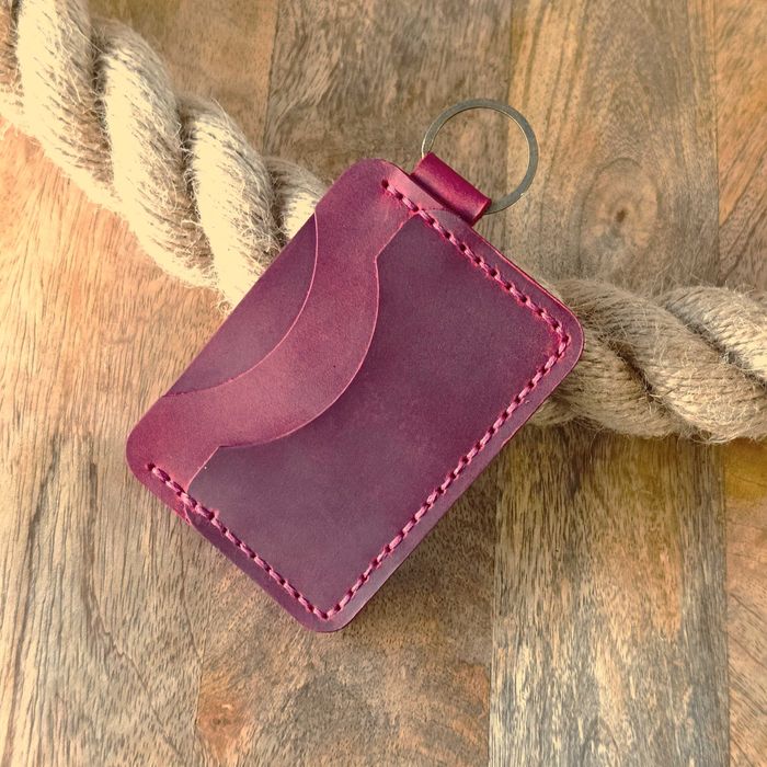 Personalizowany skórzany portfel breloczek z grawerem ręcznie szyty