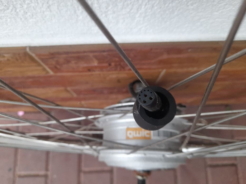 Kolo z silnikiem do roweru elektrycznego
