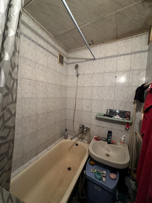 Продаж 2-К кімнатної квартири 45м2 вул. Василя Порика 15