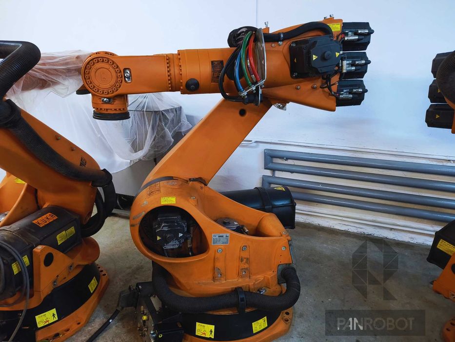 Robot przemysłowy KUKA KR210 - gotowy do pracy - serwisujemy roboty