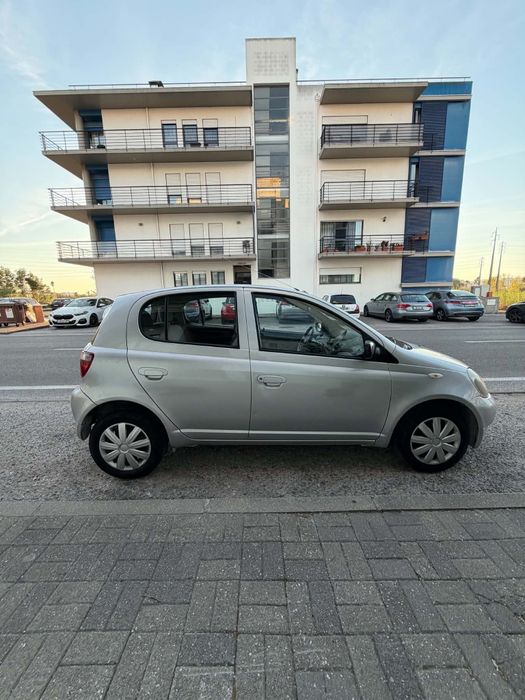 Toyota Yaris 2000