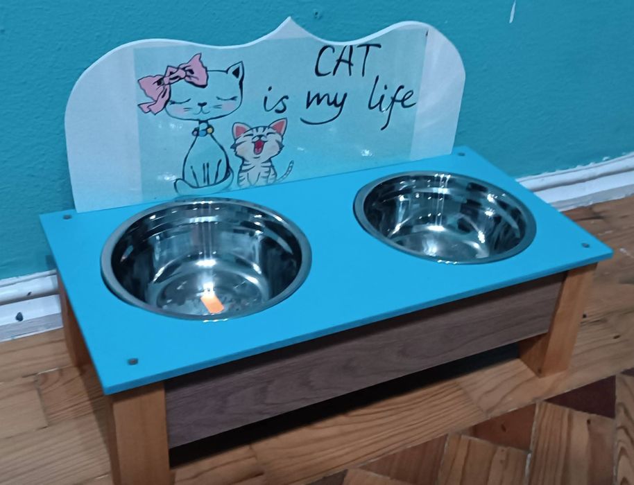 Comedouros em madeira para gatos