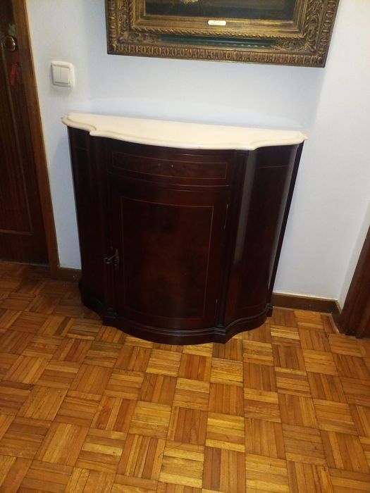 Sapateira com mármore