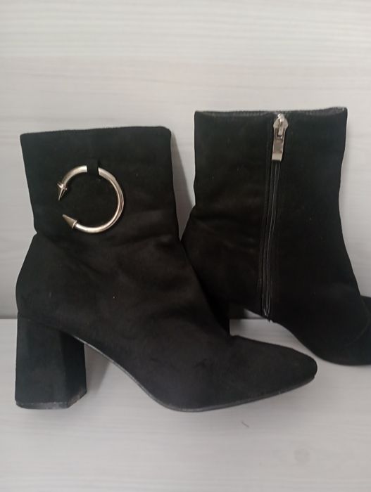 Botki eleganckie na słupku wiosenne zamszowe jesienne roz 40